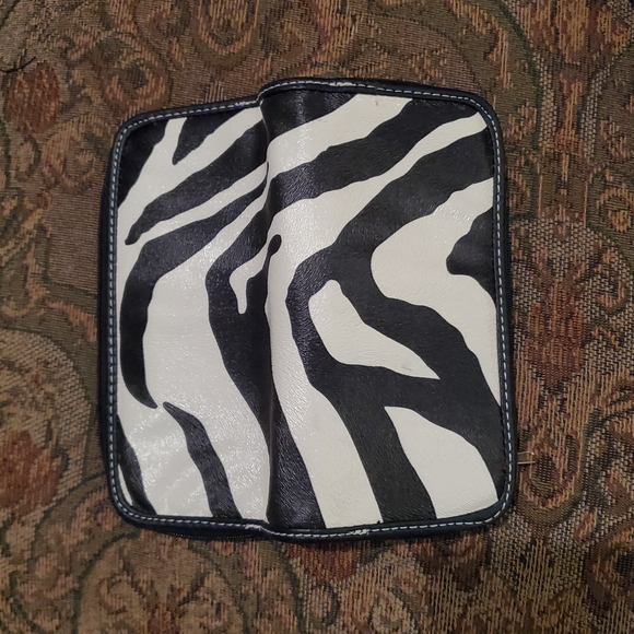 Stylish Zebra Print and Wallet Set - Picture 5 of 6